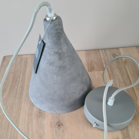 distelroos-Broste-Copenhagen-14490106-Hanglamp-Gerd-Conical-concrete-donker-grijs